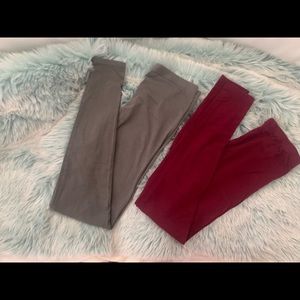 2 pairs of leggings - grey and maroon color